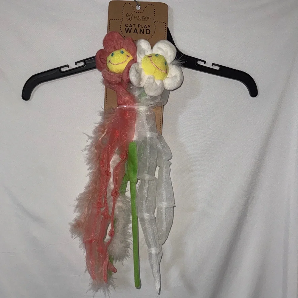 NWT Smiley Flower Cat Play Wand Set Spring